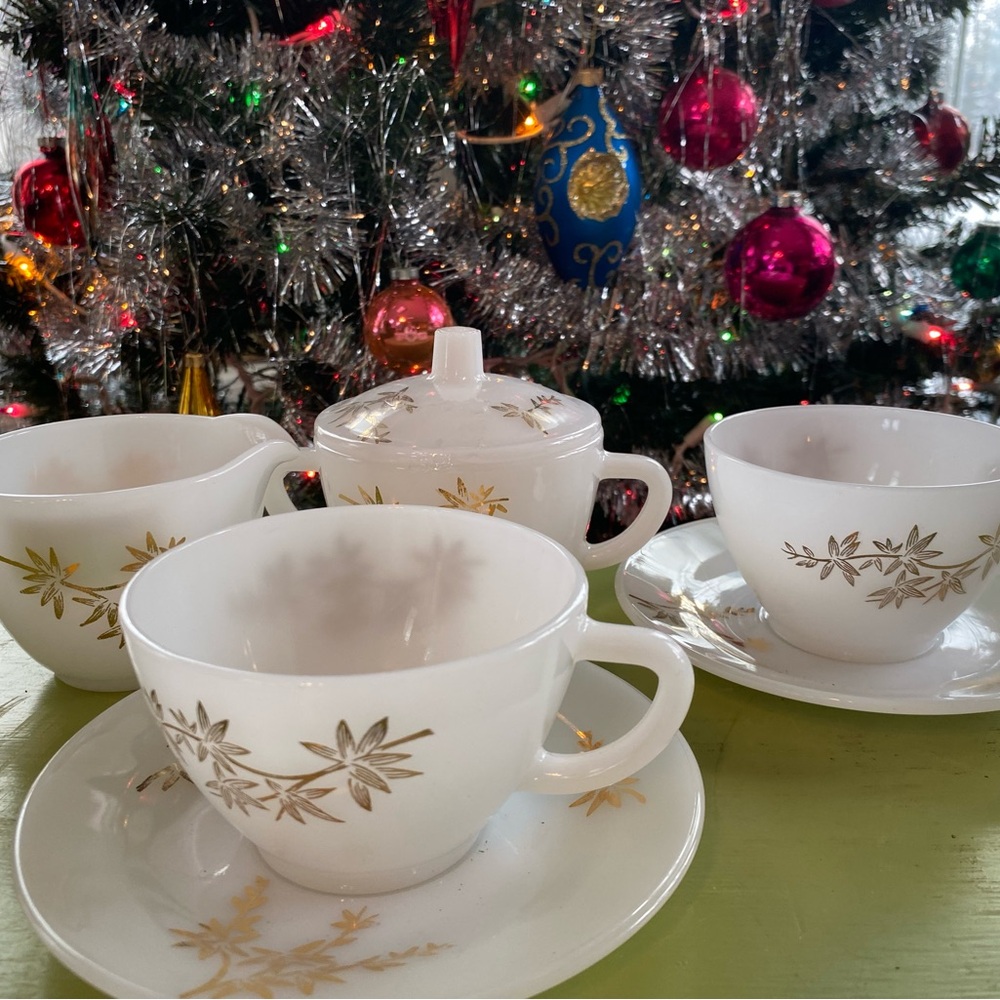 Elegant Vintage Gold Floral Termocrisa Milk Glass Coffee/Tea Set